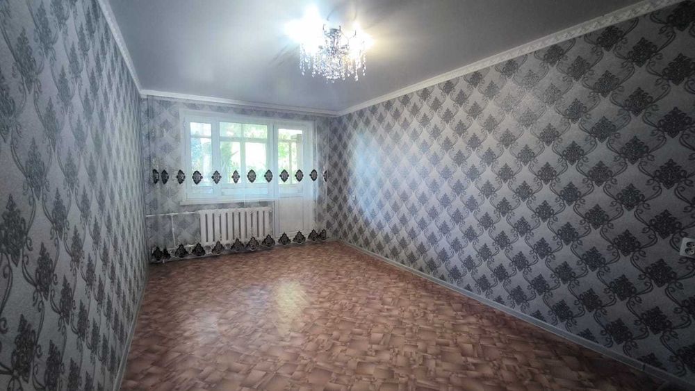 Продаю 2 ком квартиру в 6 мкр (район Школы №6)