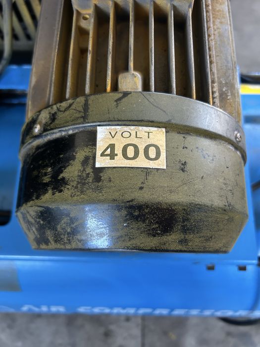 Compresor aer ABAC 5,5cp 270l 11bar