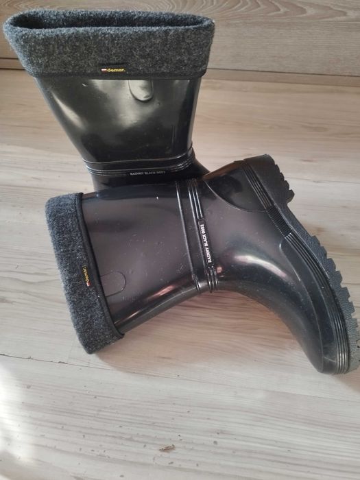 Продавам обувки на  Deichmann