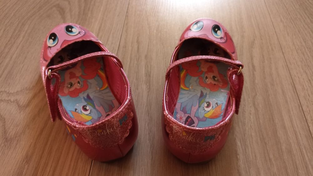 Pantofiori roz cu ponei măr. 8 UK/ 25- 26