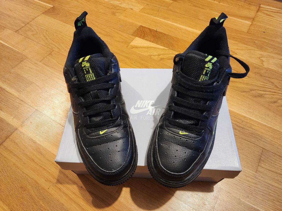 Adidasi Nike Air Force 1 LV8 GS - Numarul 38.5