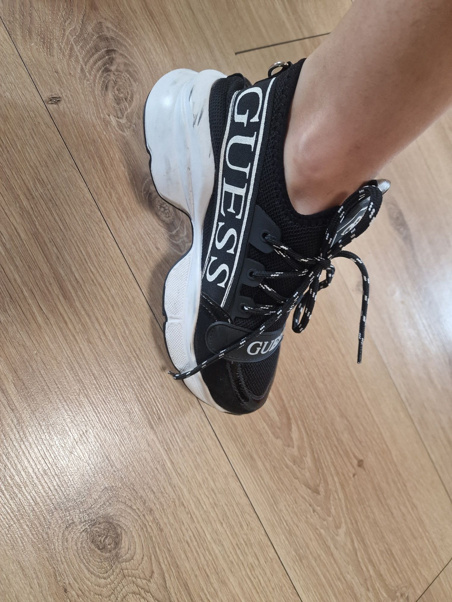 Маратонки Guess 36