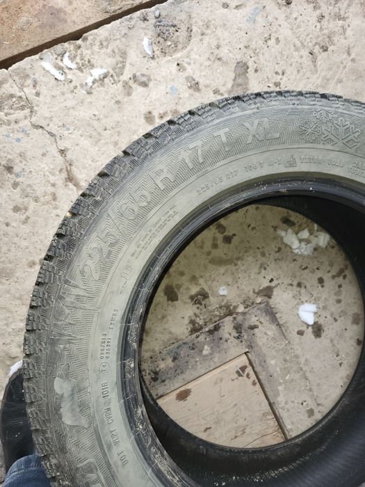 Продам зимние шипованные шины