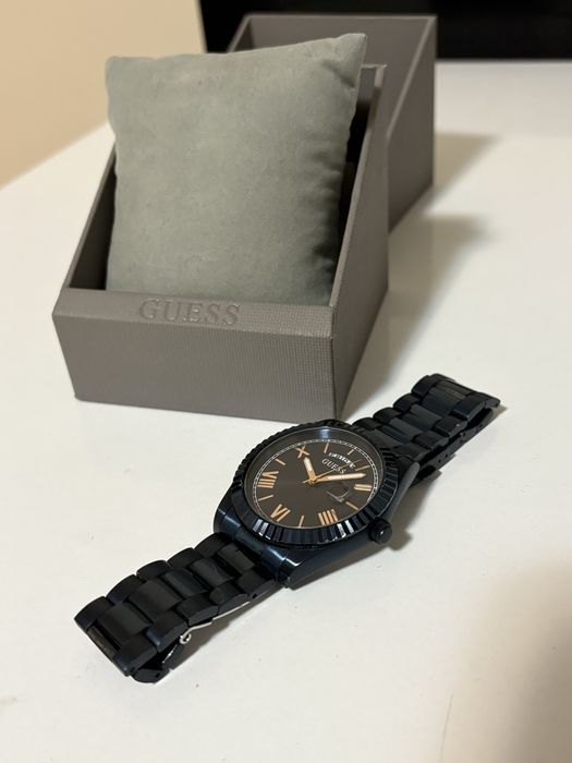 Часовник GUESS GW0265G9