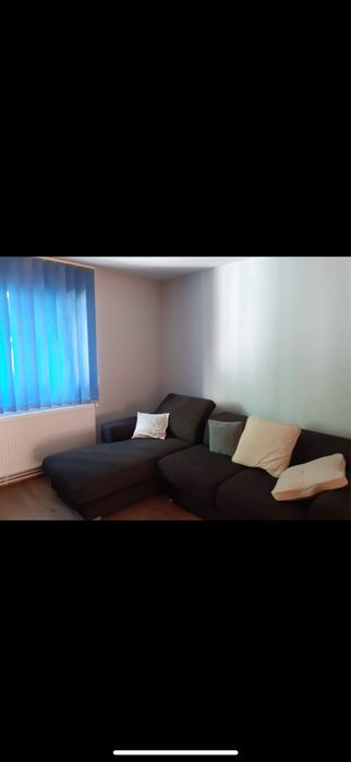 Inchiriez apartament la casa