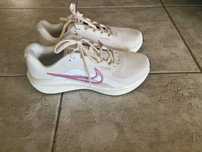 Маратонки Nike 39 номер