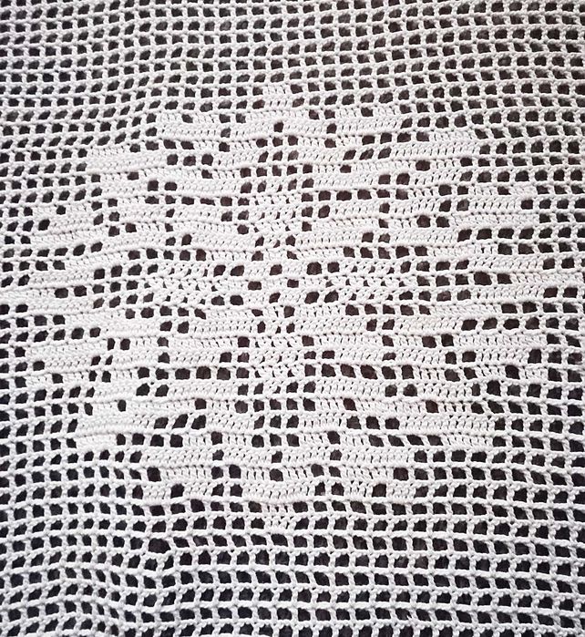 fata de masa noua dantela crosetata crem fulgi de nea  130/42 cm