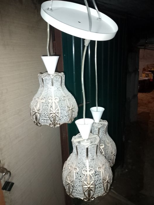 Продается люстра