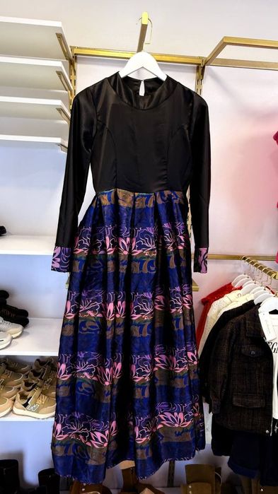 Женские платье срочно продам