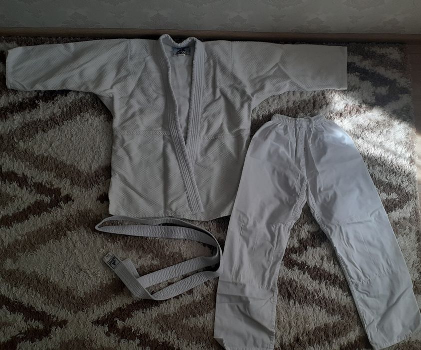 Кимоно на мальчика 10-12 лет+защитные