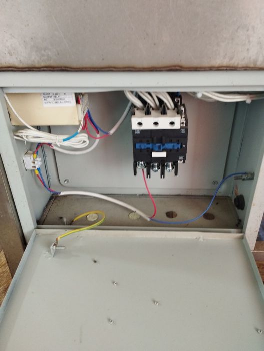 Frityurnitsa yangi 30 kv li soatiga 15-20 kilogacha chips qovursa bola