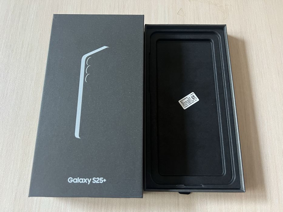 Продавам Samsung Galaxy S25+ 256/12GB