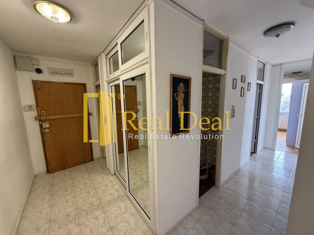 Дава се под наем Тристаен апартамент в София, Хиподрума - 115 кв.м за 650 € - Снимка #11
