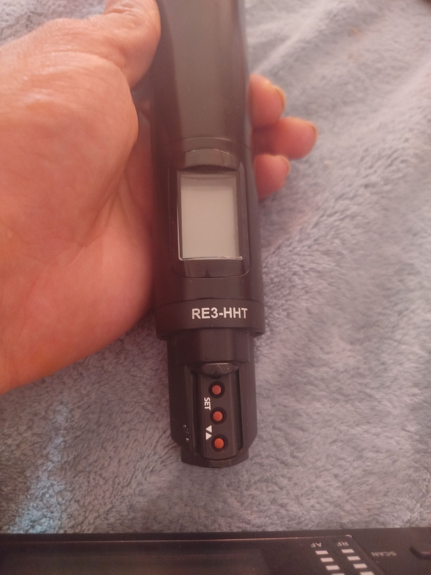 Vând microfon în stare foarte buna
