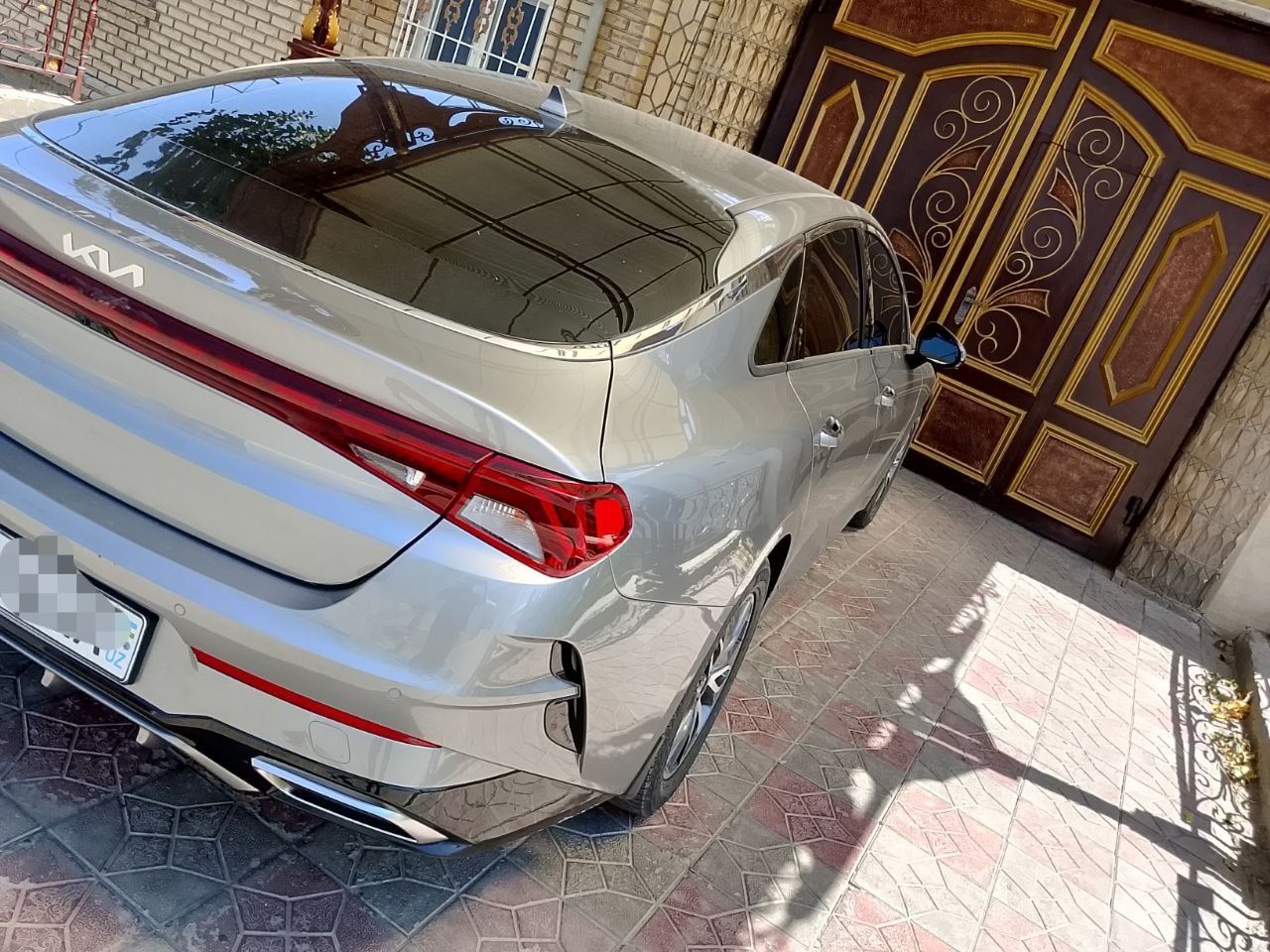 Kia K5 sotiladi.