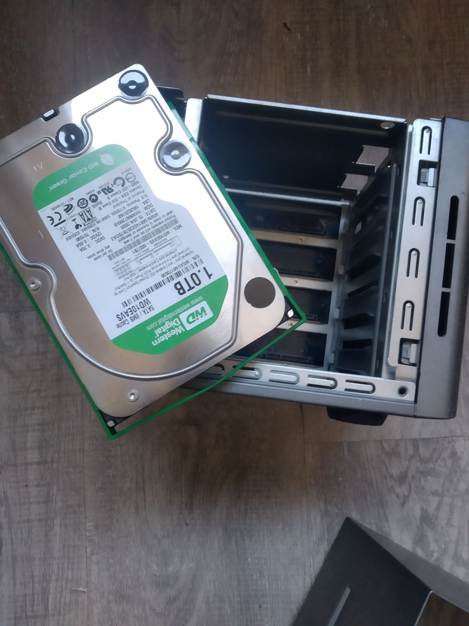 NAS WD 40000  с дисками 4 диска  WD 1tb  4 tb