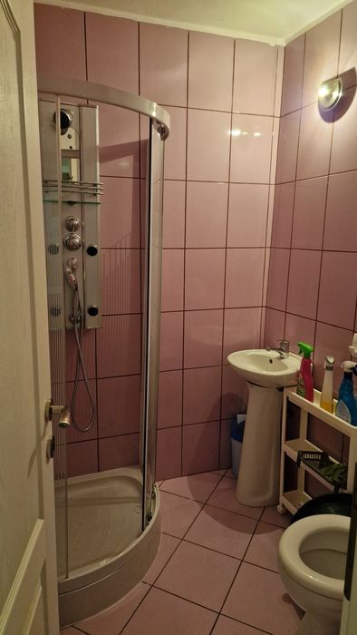 Vând apartament 3 camere  Micro 16 decomandat
