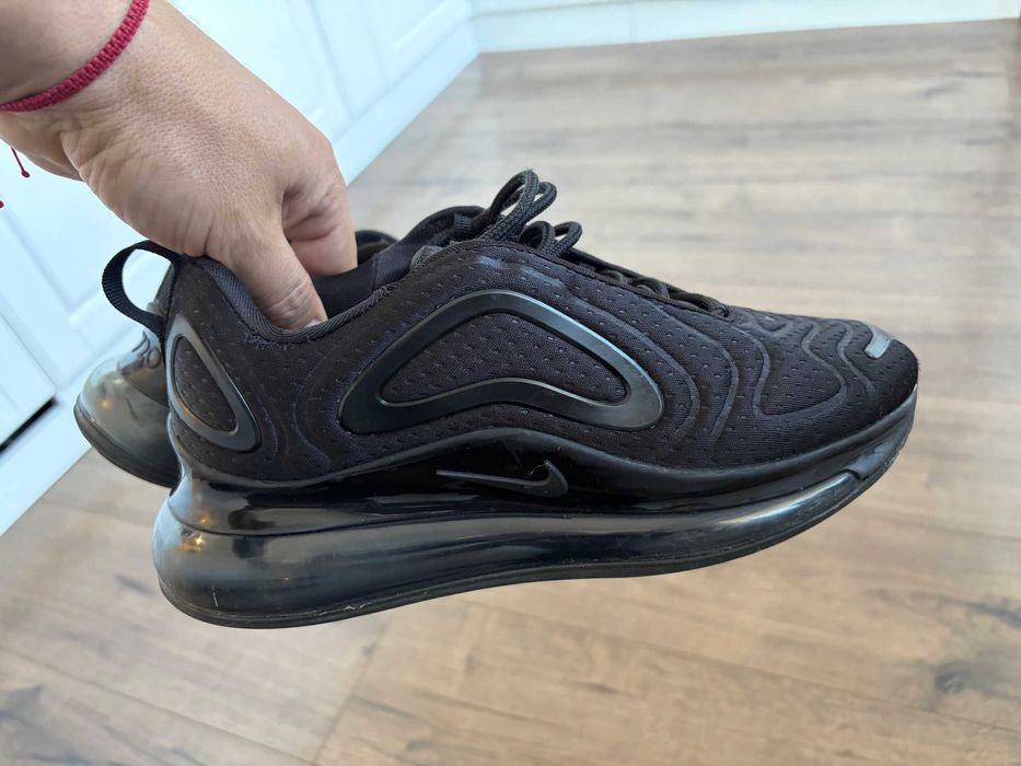 Оригинален Nike Air MAX 720 - 39