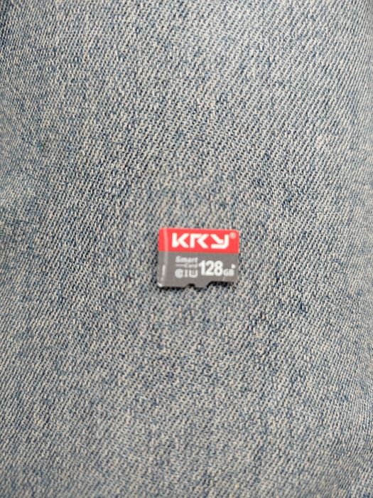 Продам sd карту.обьем памяти 128 г.