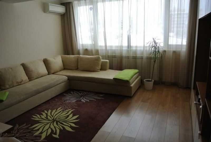 Продава се Тристаен апартамент в София, Иван Вазов - 110 кв.м за 2200 €/кв.м - Снимка #2
