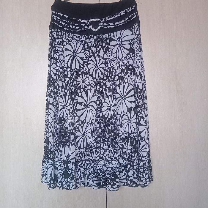 Продавам дамски поли