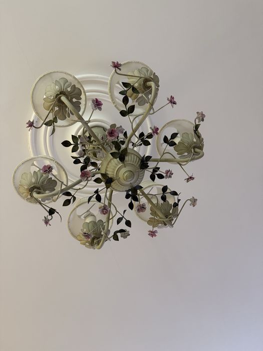 Продам люстру и 3 бра