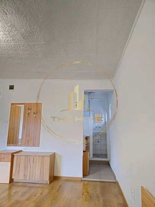 Дава се под наем Едностаен апартамент в Варна, Червен площад - 35 кв.м за 225 € - Снимка #4