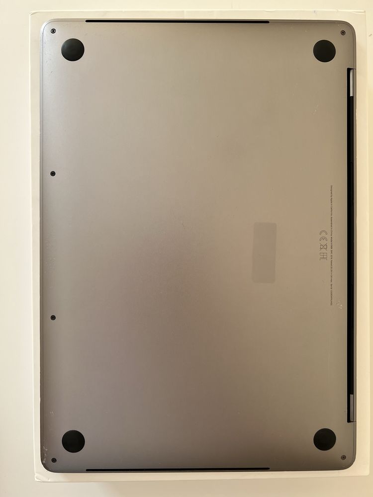 Macbook pro 13 inch 16 GB, 256 SSD