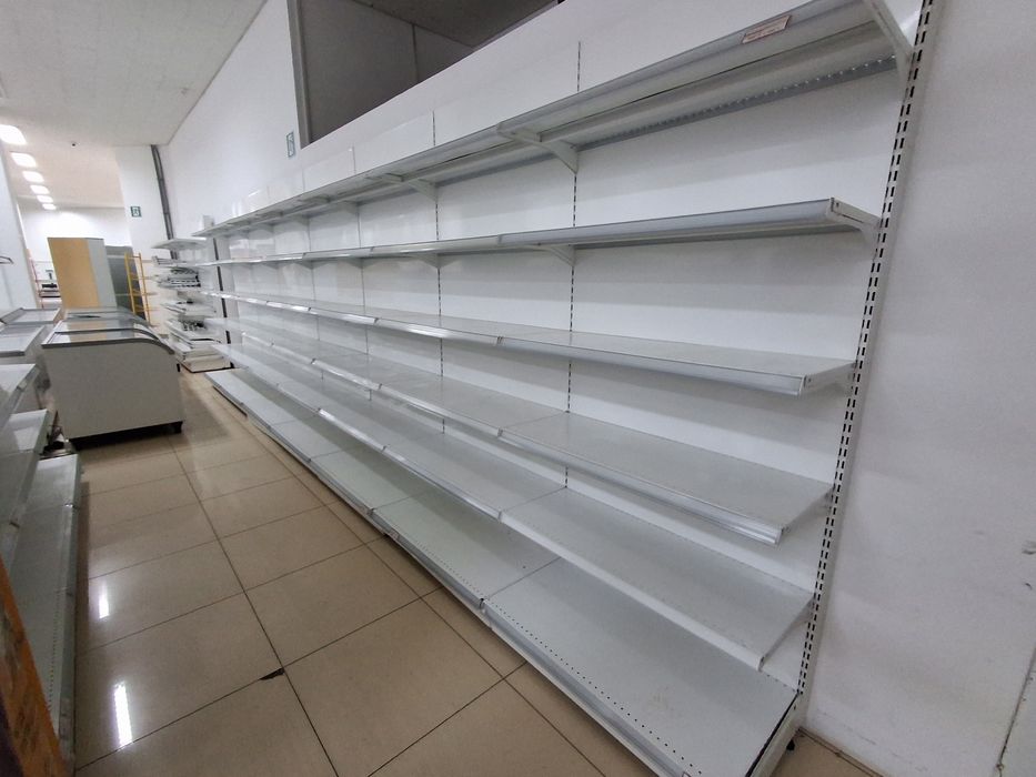 Стеллажи, полки,витрины для магазина