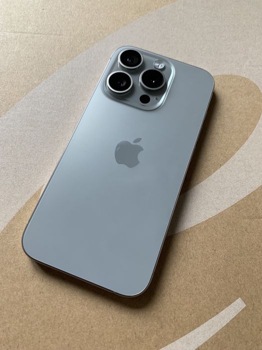 IPhone 15 Pro - titanium natural