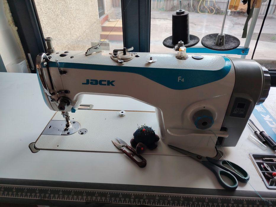 Tikuv Mashinasi sotiladi