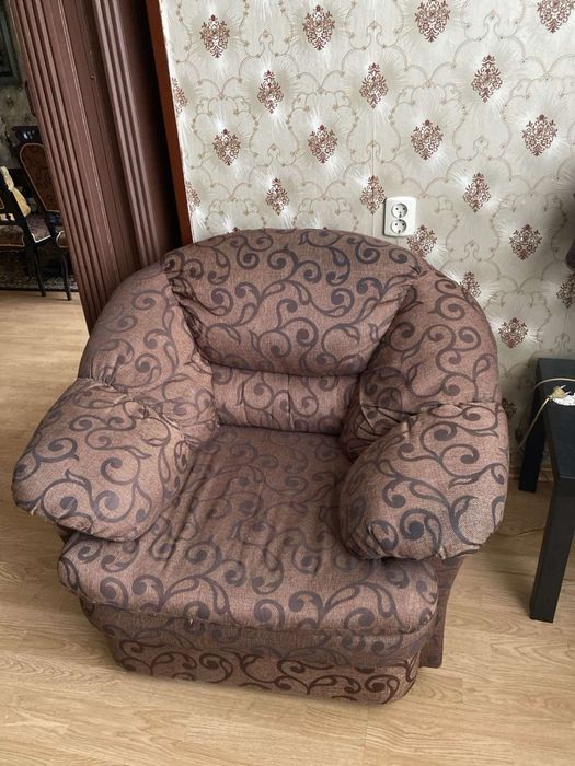 Диван + 2 фотцьойли