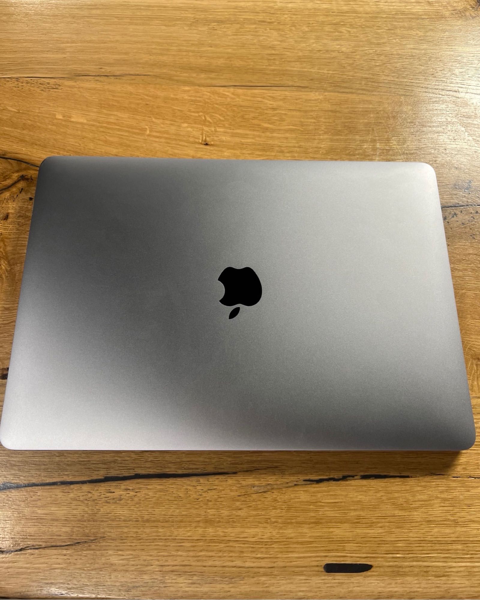 MacBook Pro 13" 2019 i5 256GB Space Gray | TrueGSM