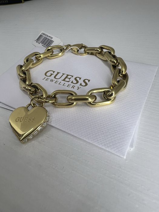 Гривна Guess със сърчице