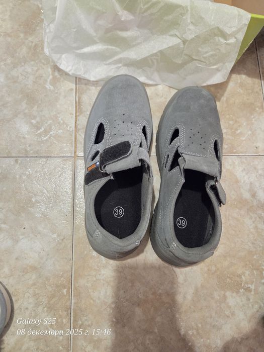 ЧИСТО НОВИ! Работни обувки