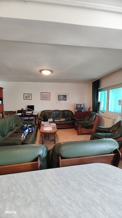 De vanzare apartament 3 camere,decomandat,etajul2 Dorobanti