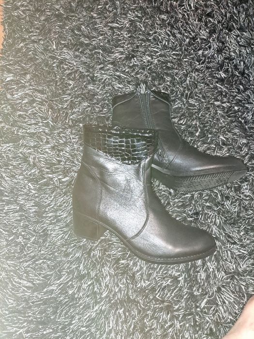 Cizme scurte din piele