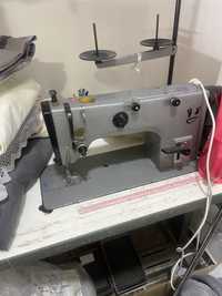Швейная машинка 22 класс без матора ( мотор сгорел) в рабочем состояни