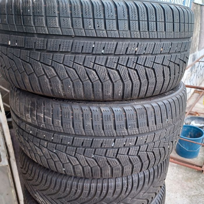 225 45 18 Hankook 2бр зимни дот 22
