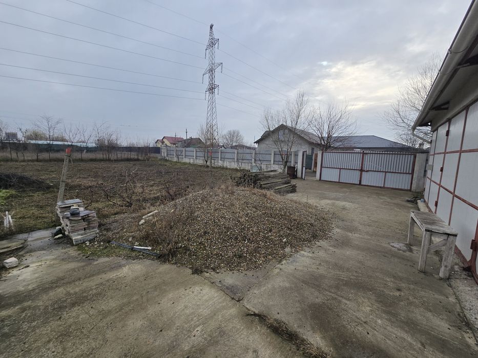 2100mp + hala 100mp. teren intravilan, Satul Costi,