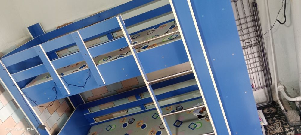 2 etajli bolalar karavatchasi yangi pul zarulligichi uchun sotmoqchima