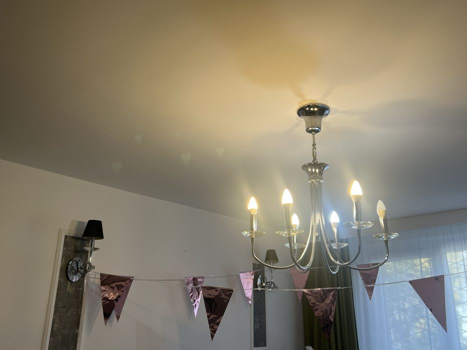 Lustra cu cristale plus doua aplice din acceasi gama Candelabru aplica