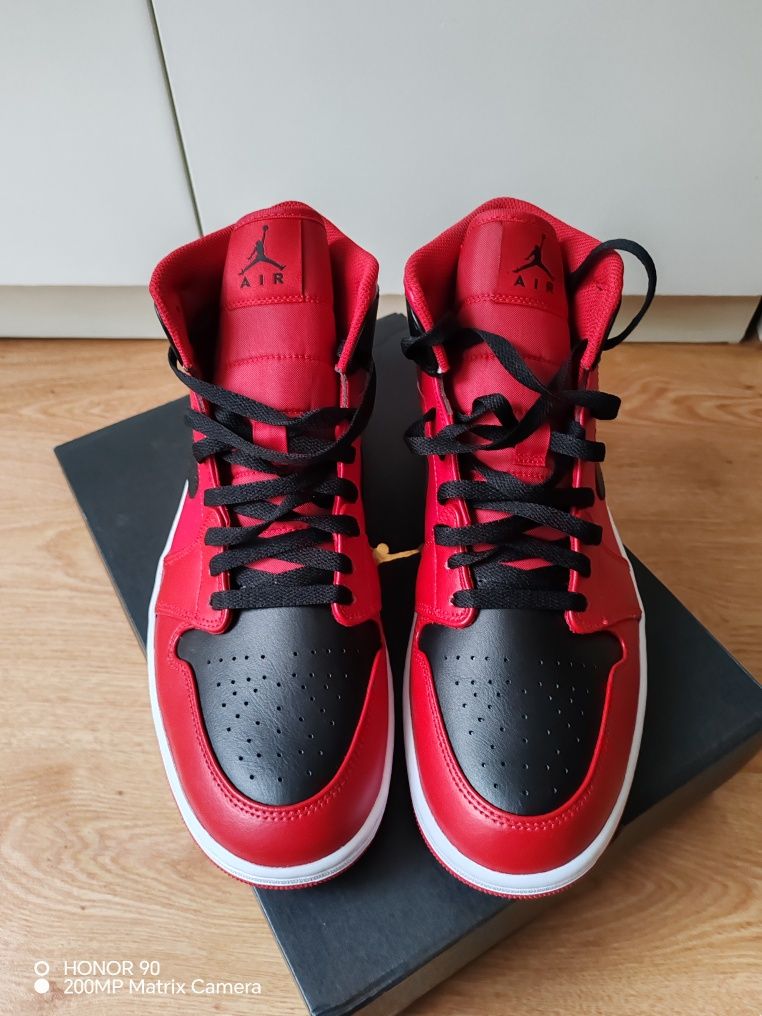 НОВИ Jordan 1 mid reverse bred