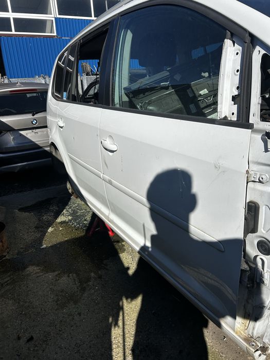 Ușă dreapta față Volkswagen Touran 2012