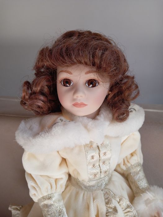 Порцеланова кукла