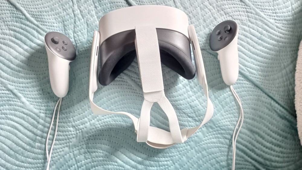 Vând ochelari VR Meta Quest 3s