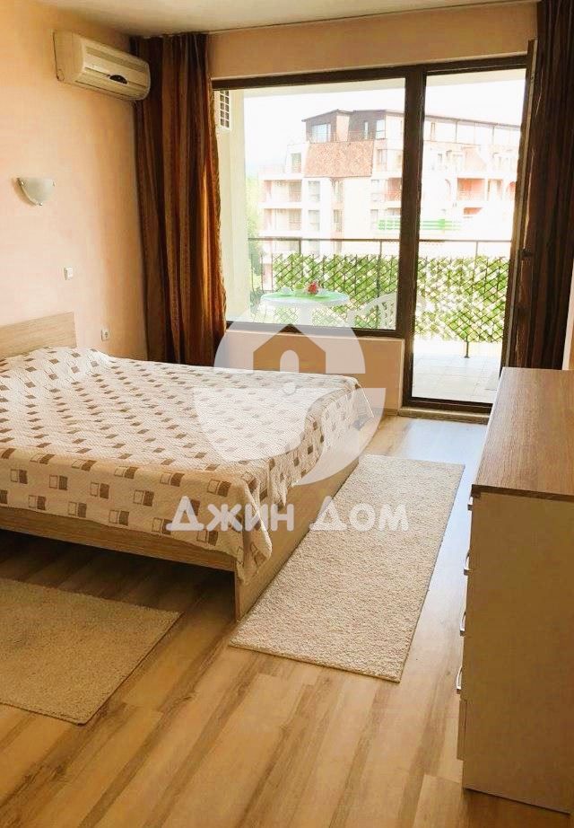 Продава се Двустаен апартамент в к.к. Слънчев бряг - 65 кв.м за 1047 €/кв.м - Снимка #3
