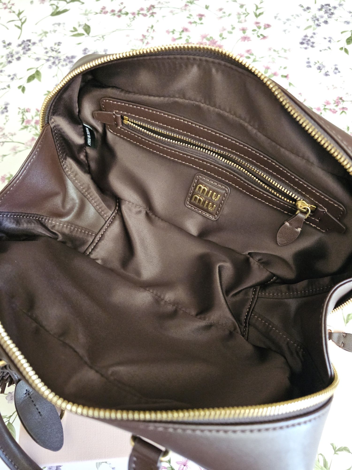 Geantă MiuMiu miu miu Arcadie, 27cm, în stoc