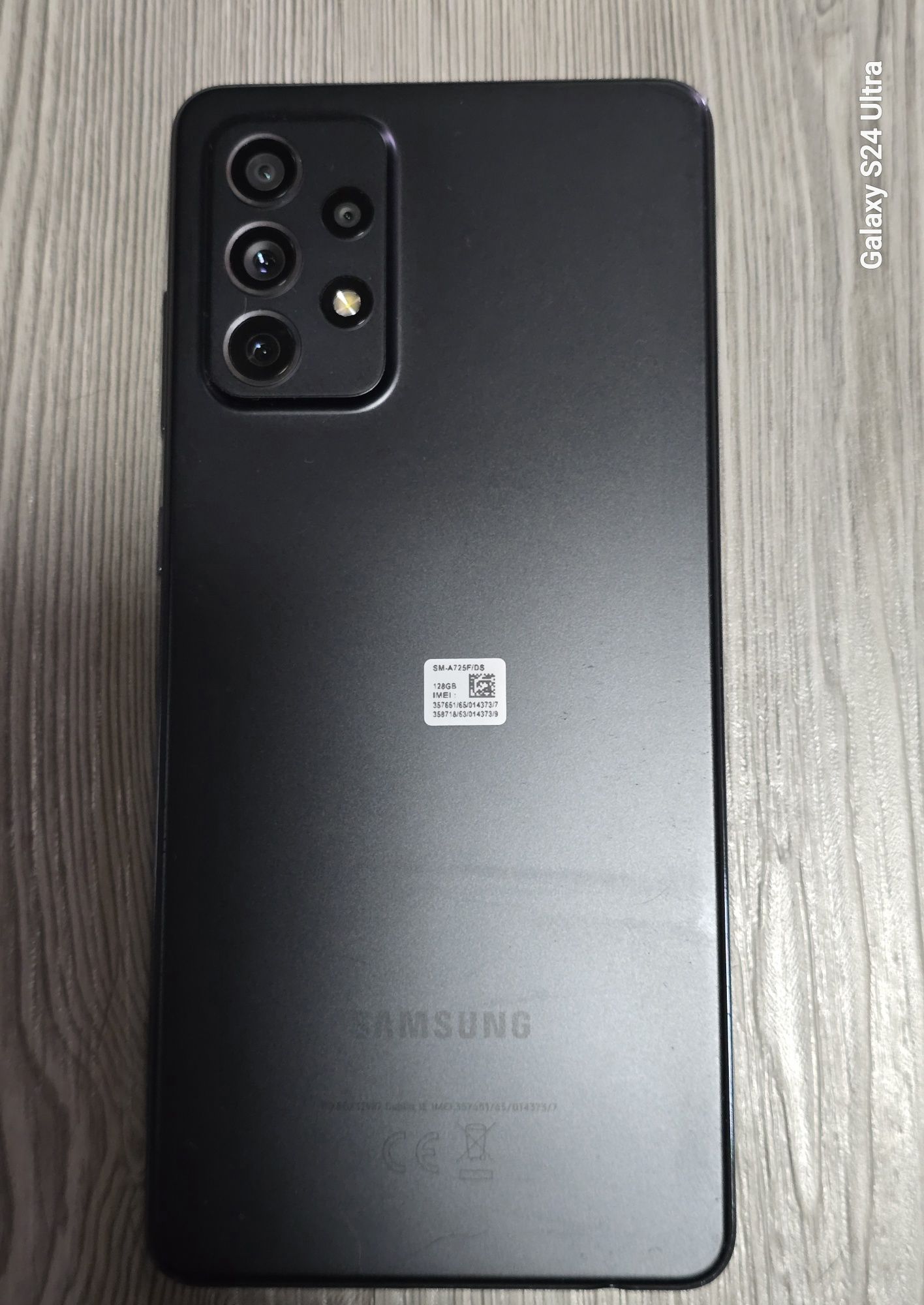 Отличен Samsung Galaxy A72