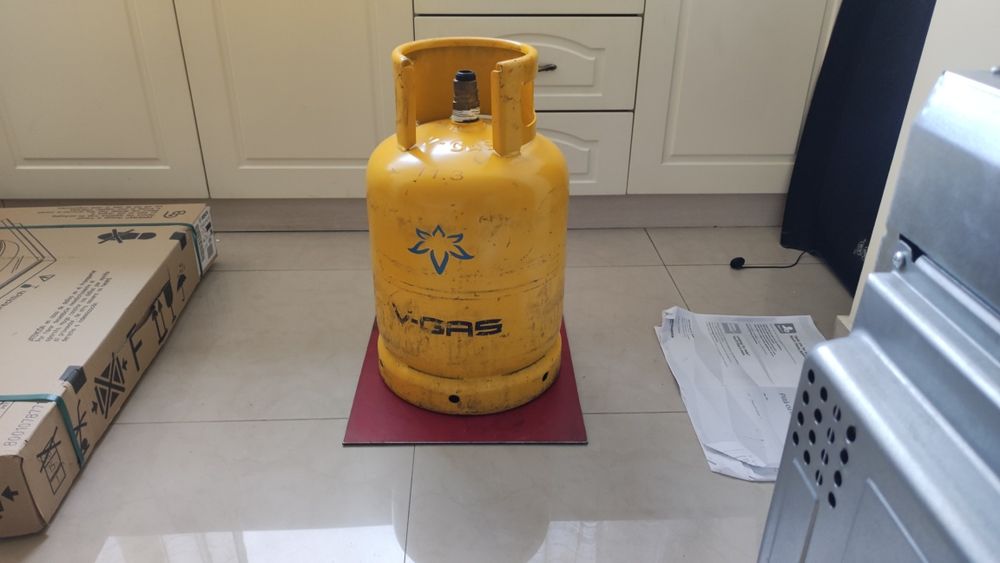 Комбиниран плот - газ -керамик  Electroluxа